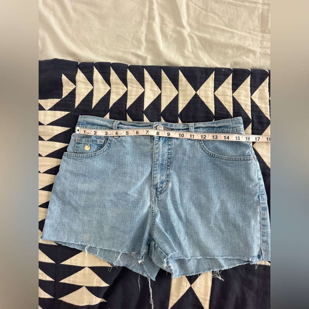 Gloria Vanderbilt Blue Jean Shorts Distressed Cut-Off Style